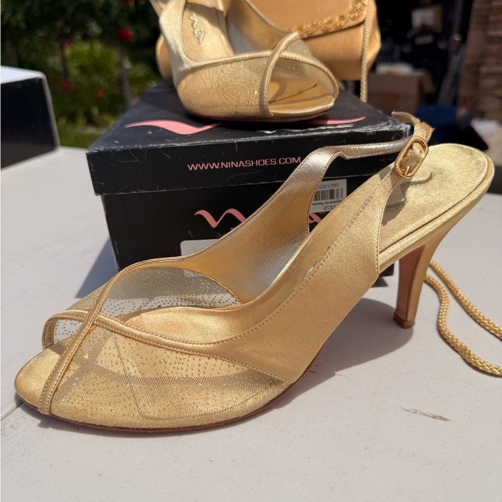 Nina Gold Strappy Heels w/purse